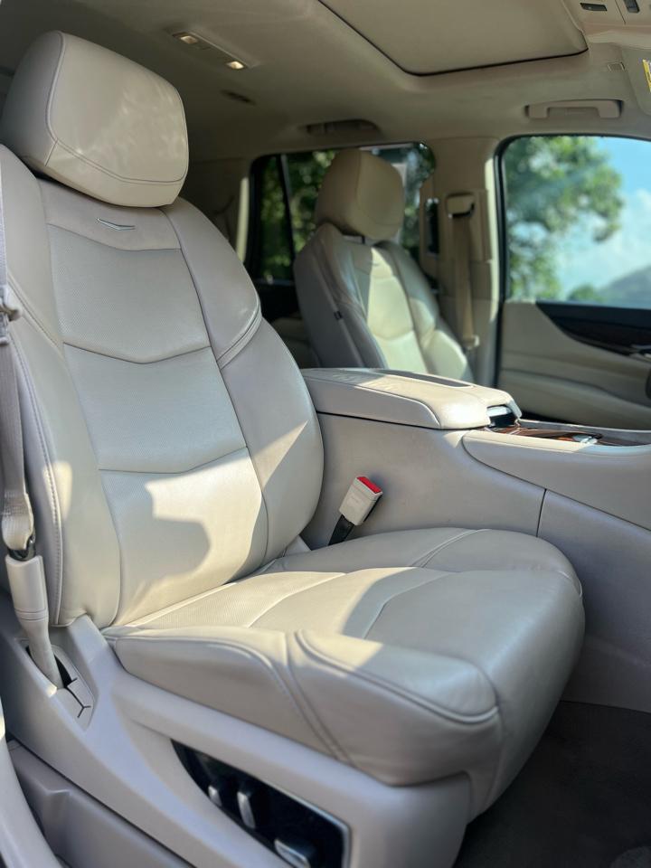 Cadillac Escalade 4WD 4dr Luxury 2017