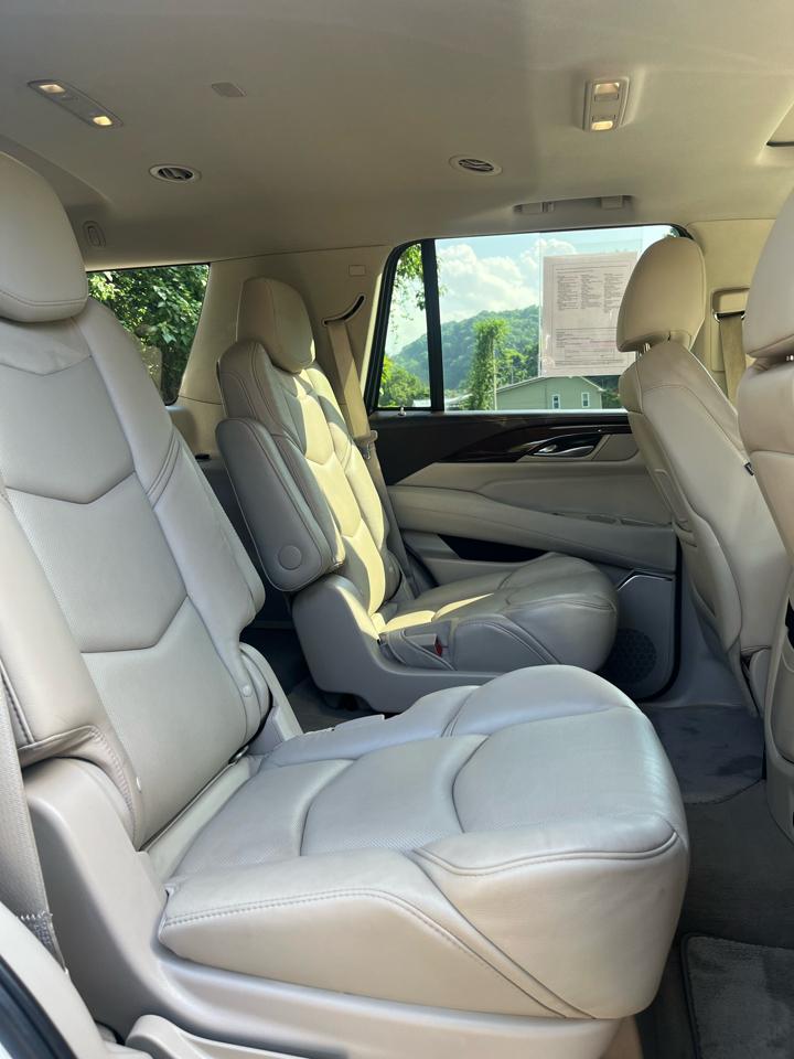 Cadillac Escalade 4WD 4dr Luxury 2017