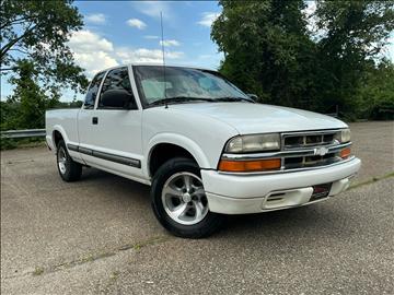 2001 Chevrolet S-10 Ext Cab 123" WB LS