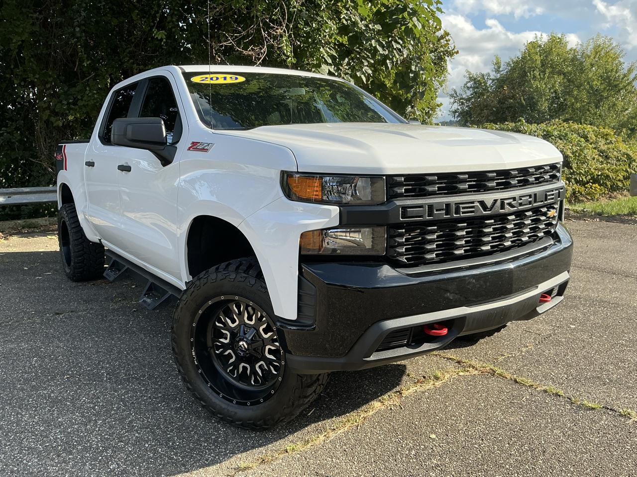 2019 Chevrolet Silverado 1500 4WD Crew Cab 147" Custom Trail Boss