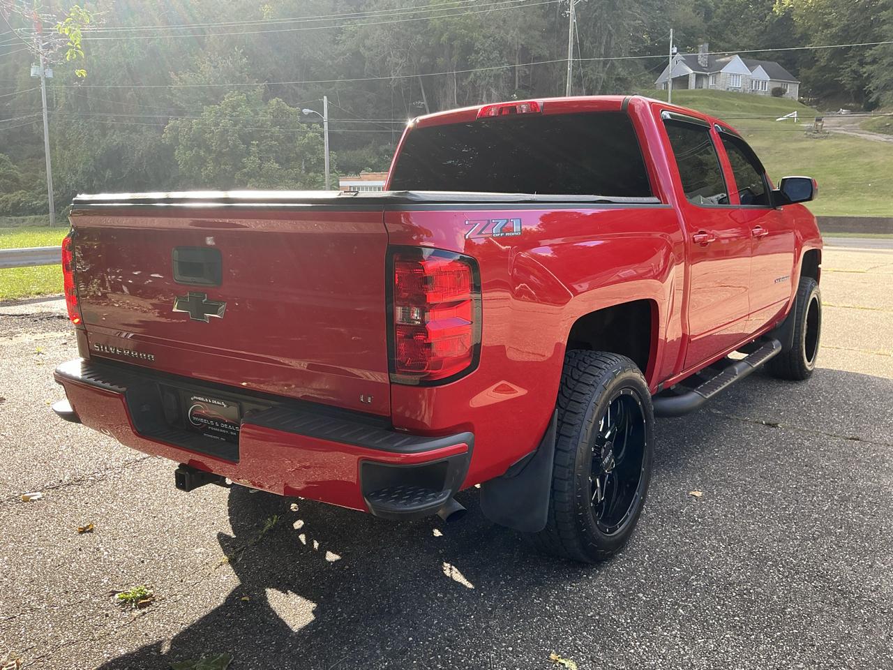 Chevrolet Silverado 1500 4WD Crew Cab 143.5" LT w/2LT 2018