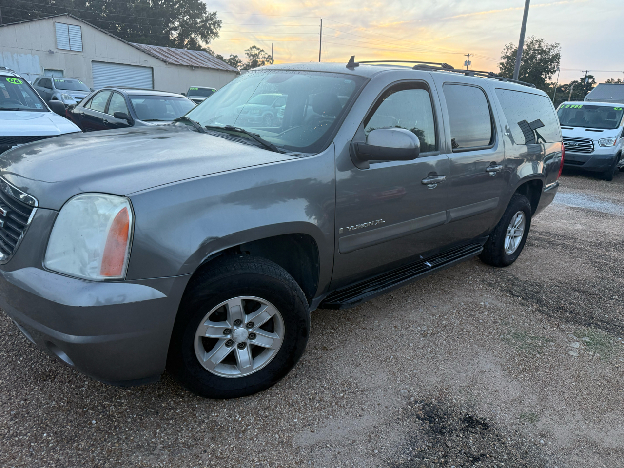 GMC Yukon XL SLE-1 1/2 Ton 2WD 2007 GMC Yukon XL SLE-1 1/2 Ton 2WD 2007