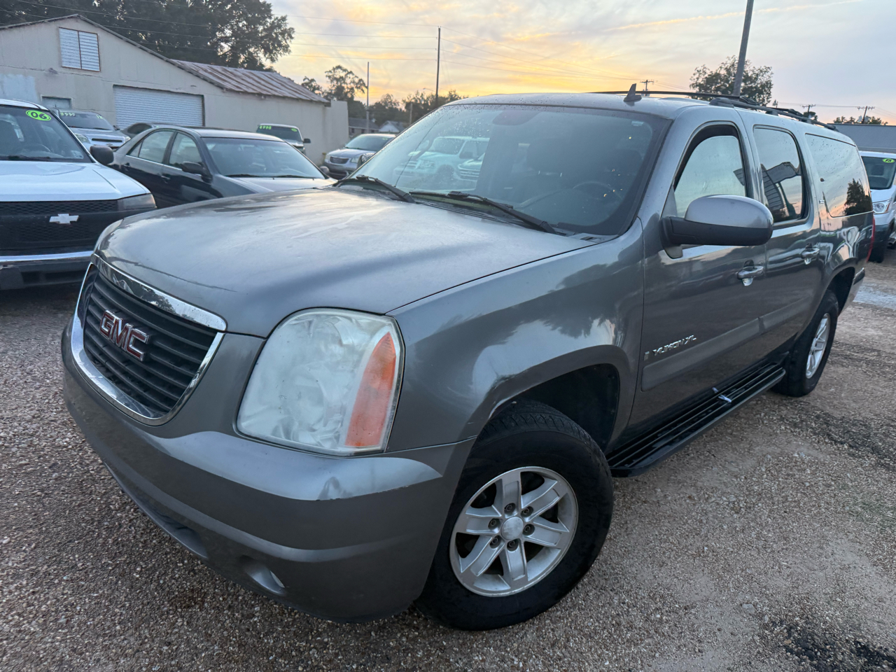 GMC Yukon XL SLE-1 1/2 Ton 2WD 2007 GMC Yukon XL SLE-1 1/2 Ton 2WD 2007