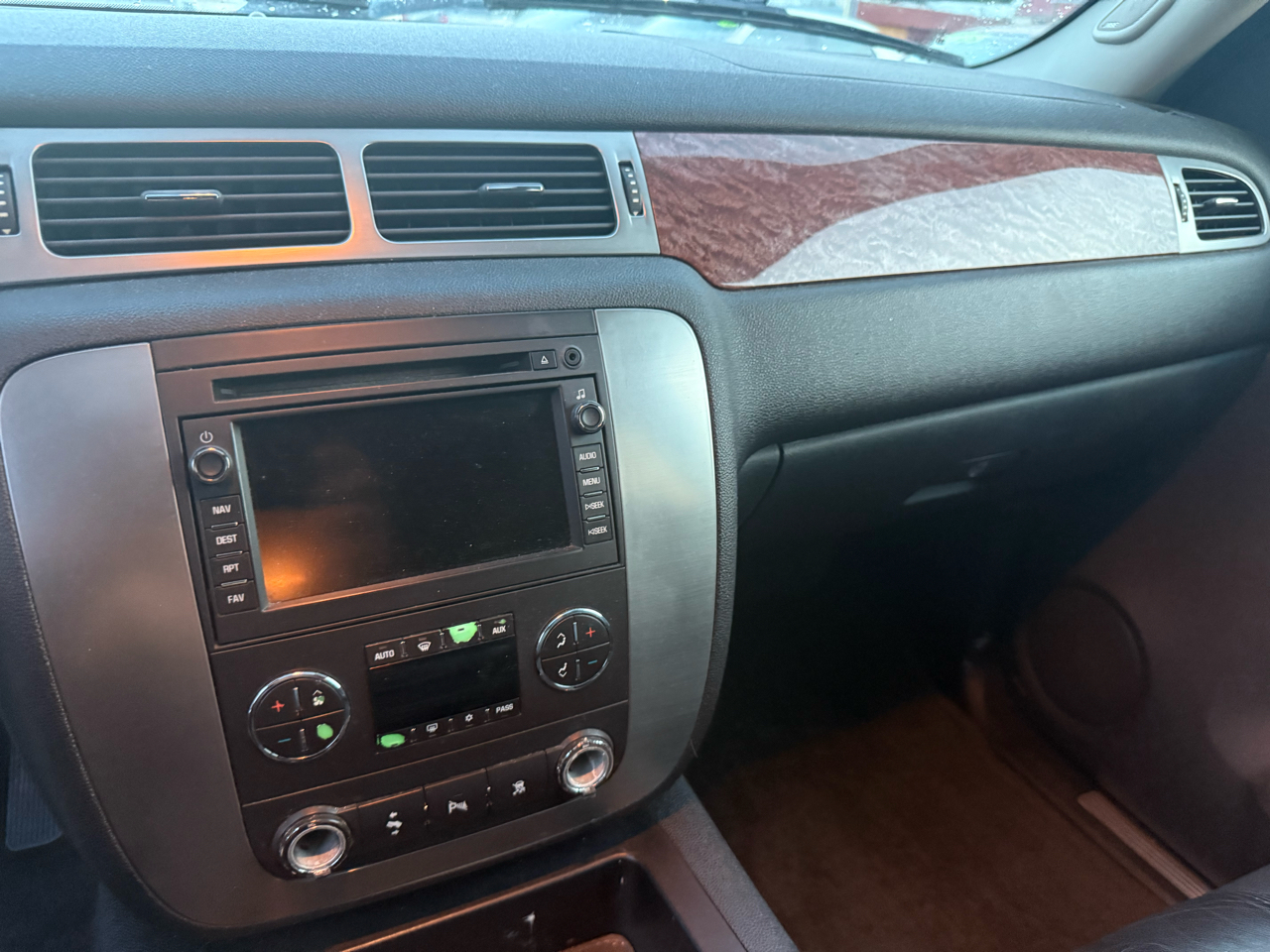 GMC Yukon XL SLE-1 1/2 Ton 2WD 2007 GMC Yukon XL SLE-1 1/2 Ton 2WD 2007