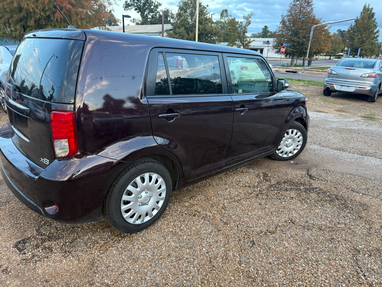 Scion xB 5-Door Wagon 5-Spd MT 2014 Scion xB 5-Door Wagon 5-Spd MT 2014