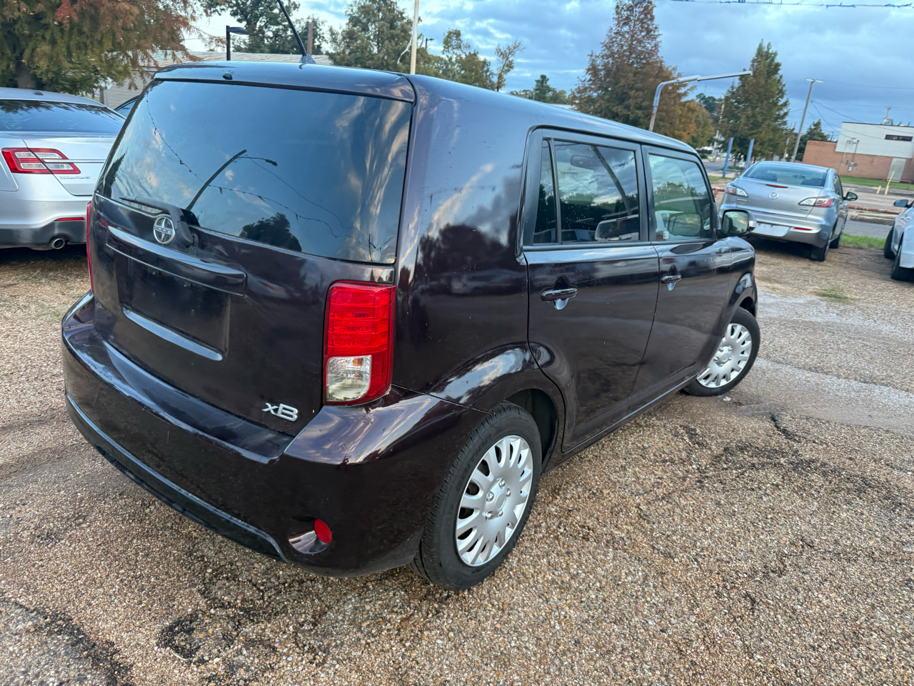 Scion xB 5-Door Wagon 5-Spd MT 2014 Scion xB 5-Door Wagon 5-Spd MT 2014