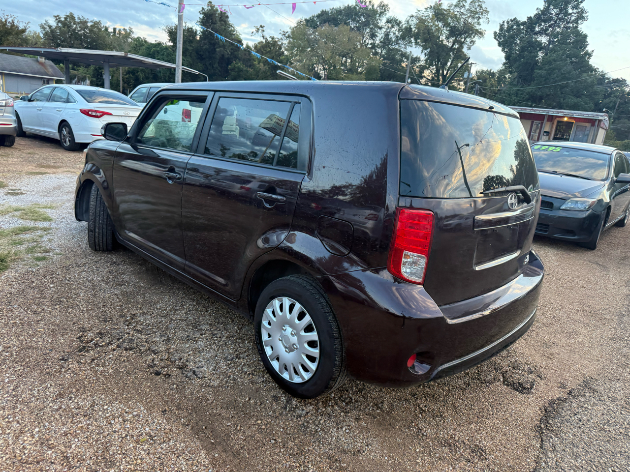 Scion xB 5-Door Wagon 5-Spd MT 2014 Scion xB 5-Door Wagon 5-Spd MT 2014