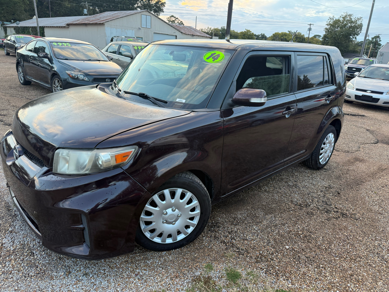 Scion xB 5-Door Wagon 5-Spd MT 2014 Scion xB 5-Door Wagon 5-Spd MT 2014
