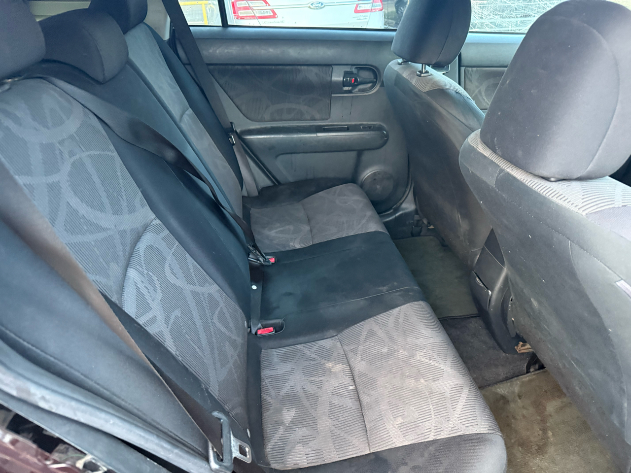 Scion xB 5-Door Wagon 5-Spd MT 2014 Scion xB 5-Door Wagon 5-Spd MT 2014