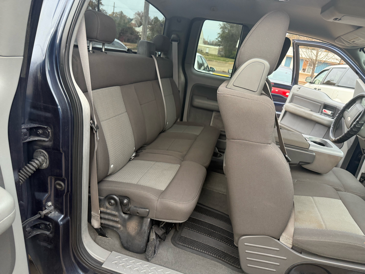 Ford F-150 2WD SuperCrew 139" XLT 2006