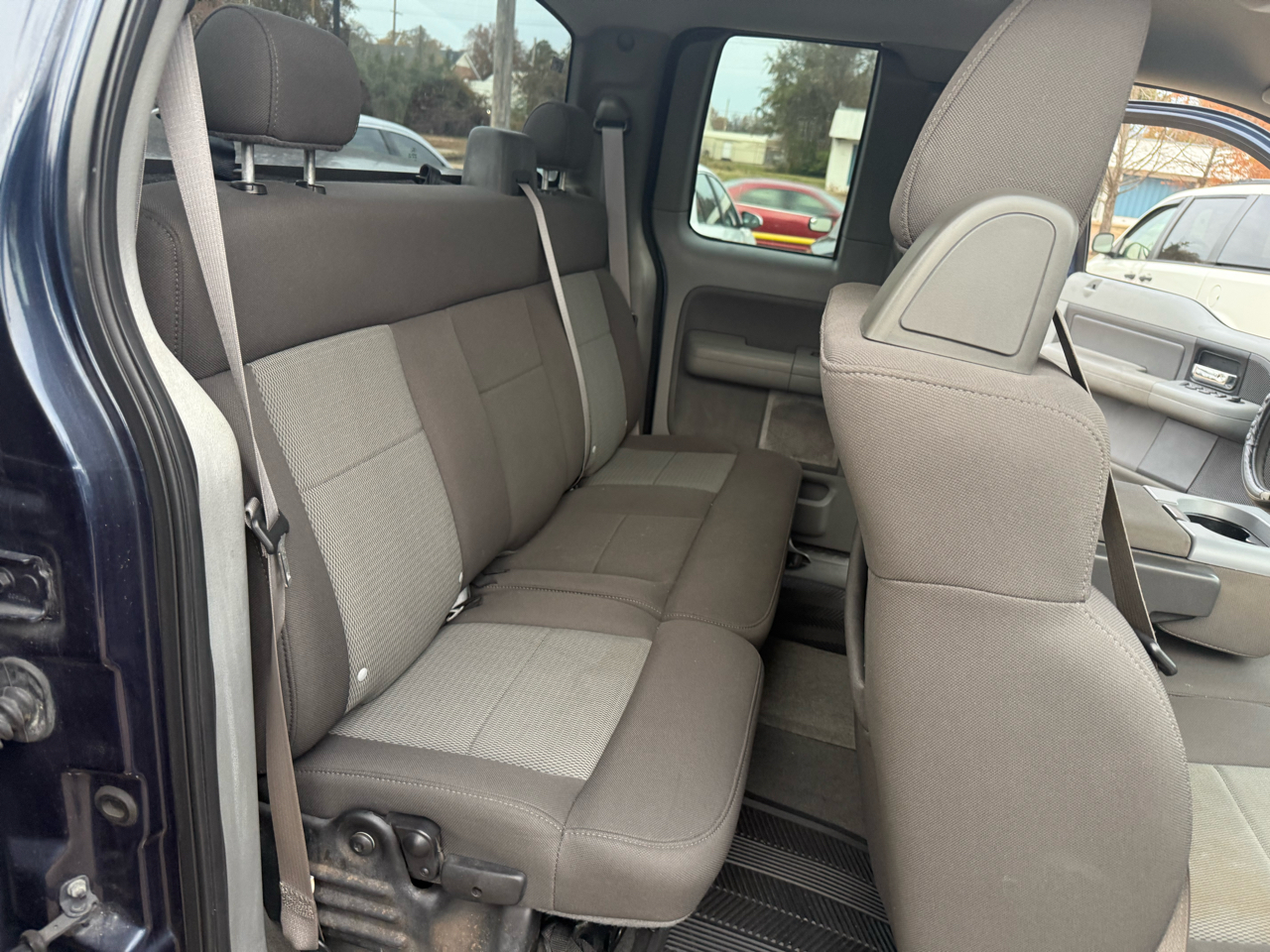 Ford F-150 2WD SuperCrew 139" XLT 2006