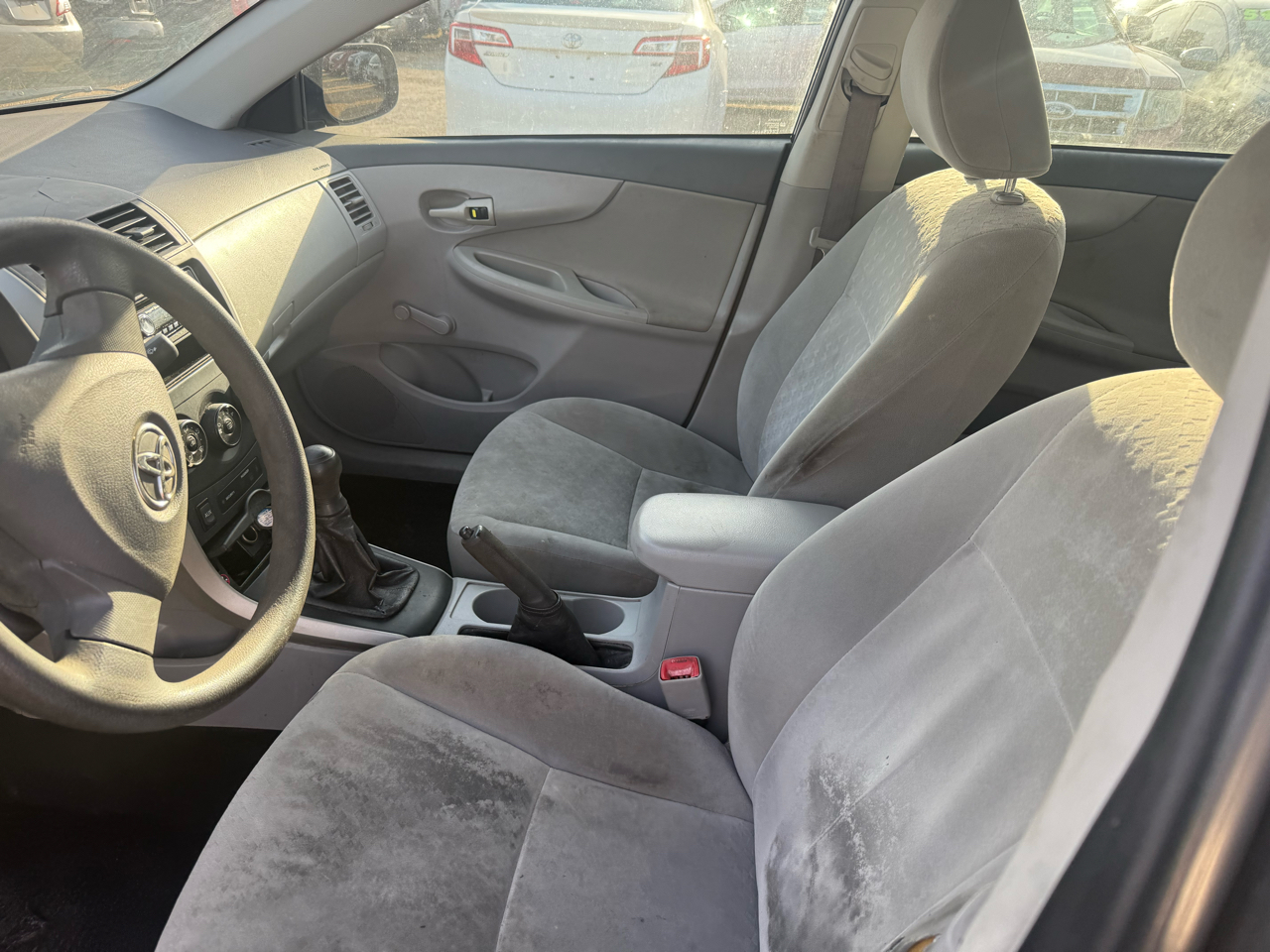 Toyota Corolla 4dr Sdn Base Manual 2009