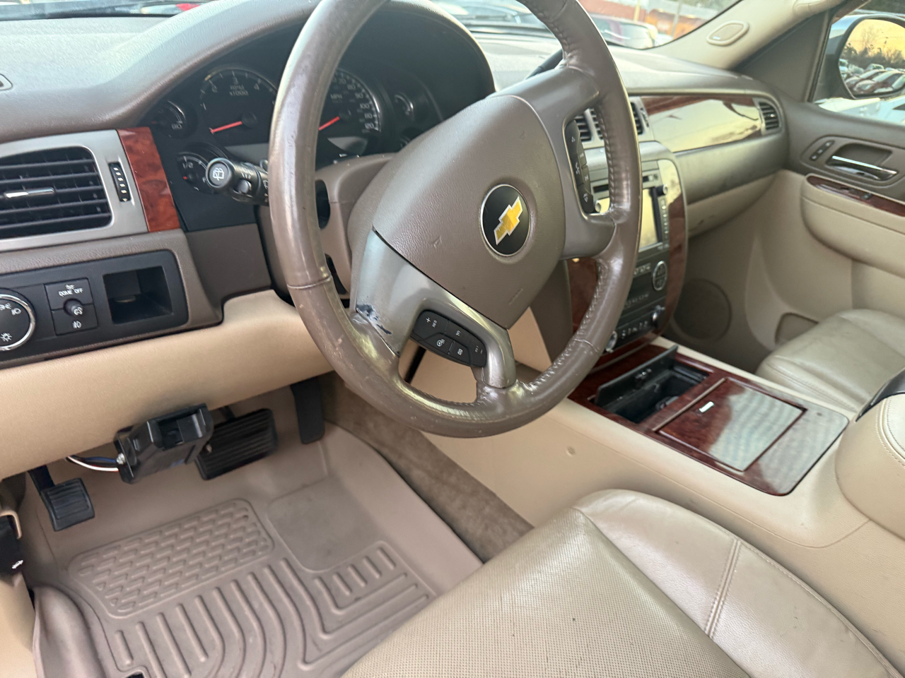 Chevrolet Suburban LTZ 1500 2WD 2013