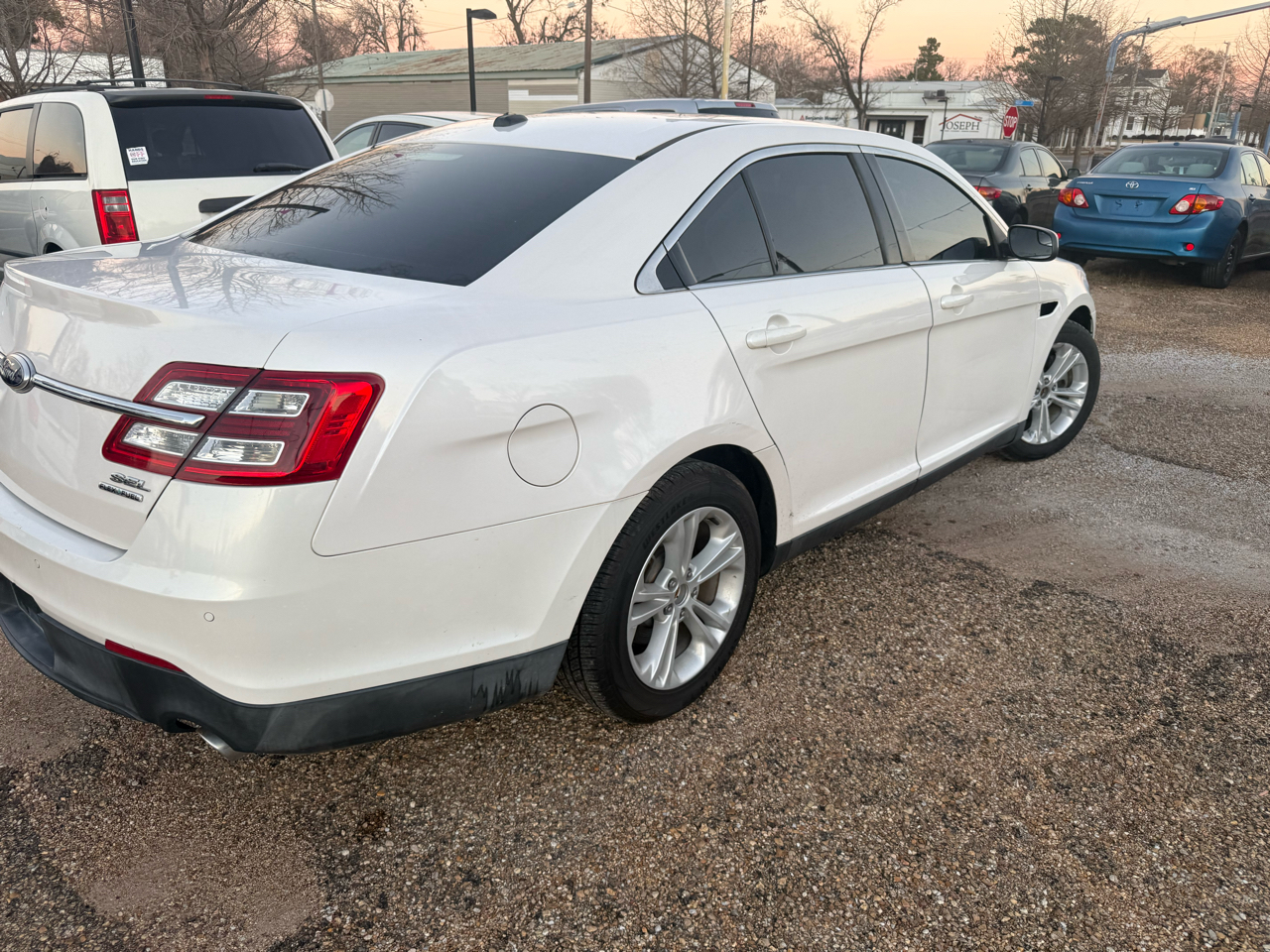 Ford Taurus SEL FWD 2013
