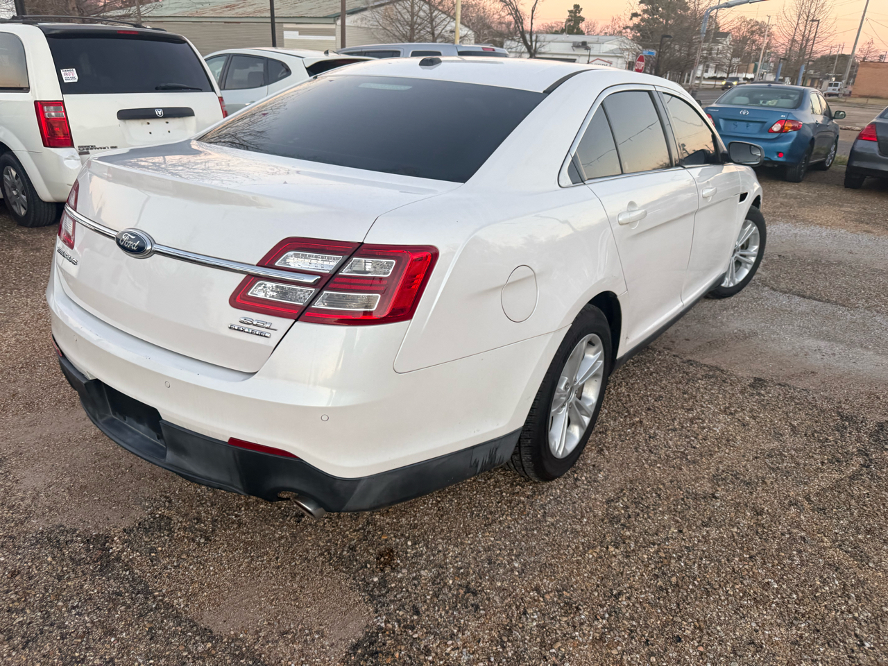 Ford Taurus SEL FWD 2013