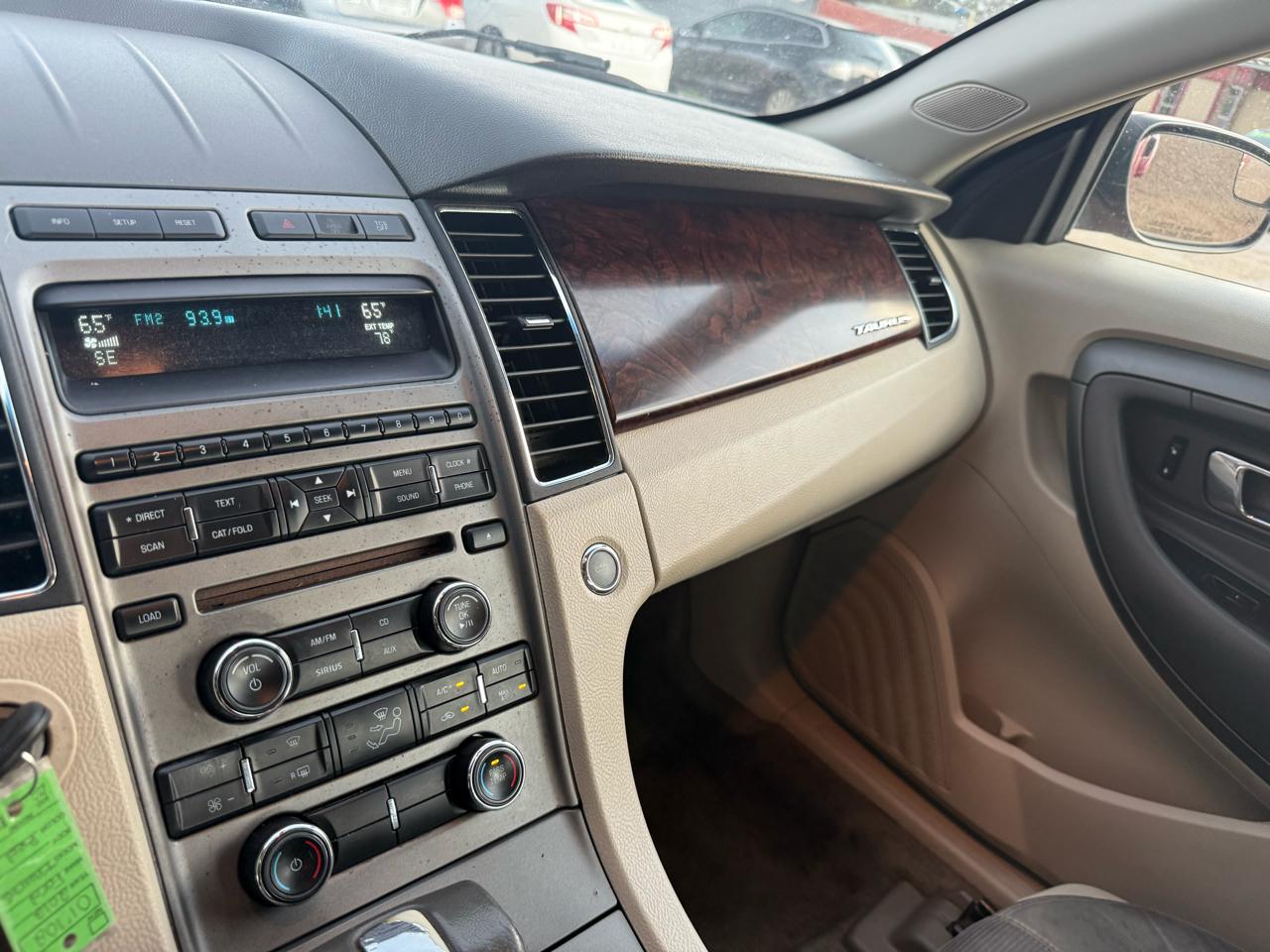 Ford Taurus SEL FWD 2012