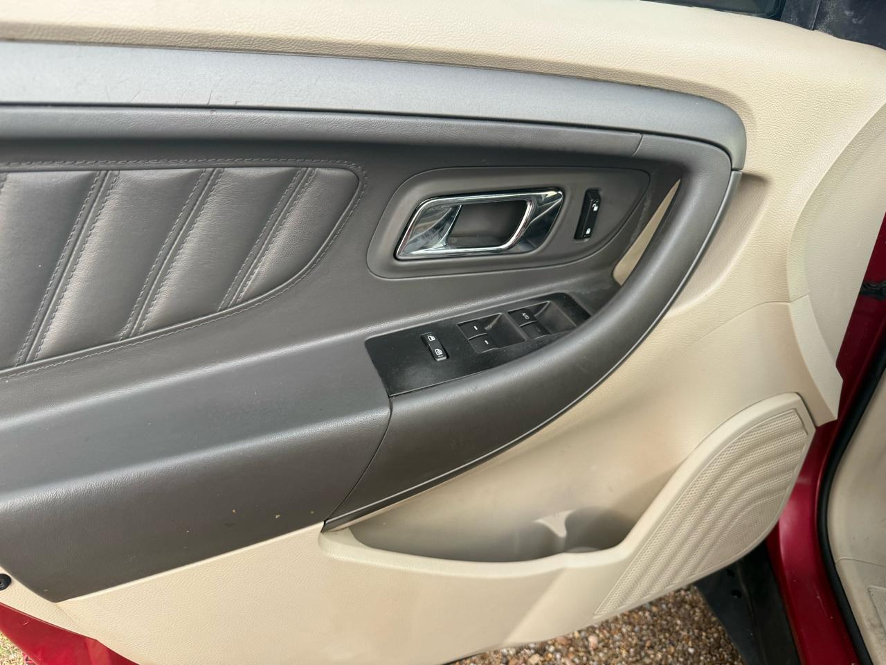 Ford Taurus SEL FWD 2012