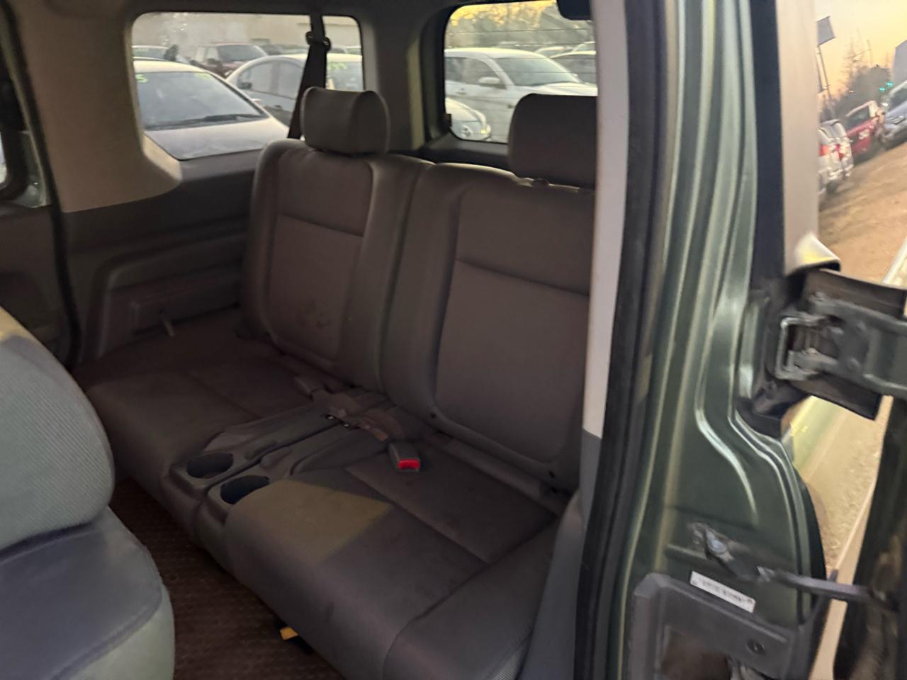 Honda Element EX 2WD AT 2004