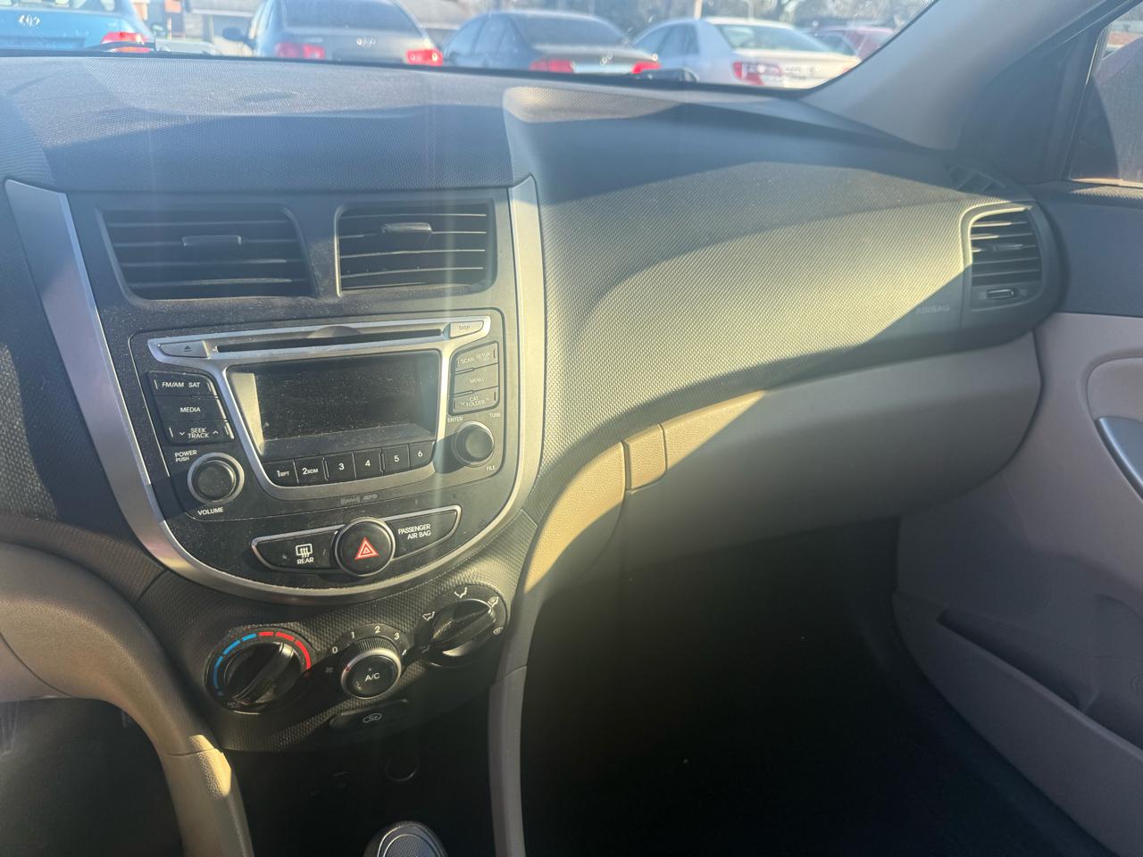 Hyundai Accent SE 4-Door 6A 2016