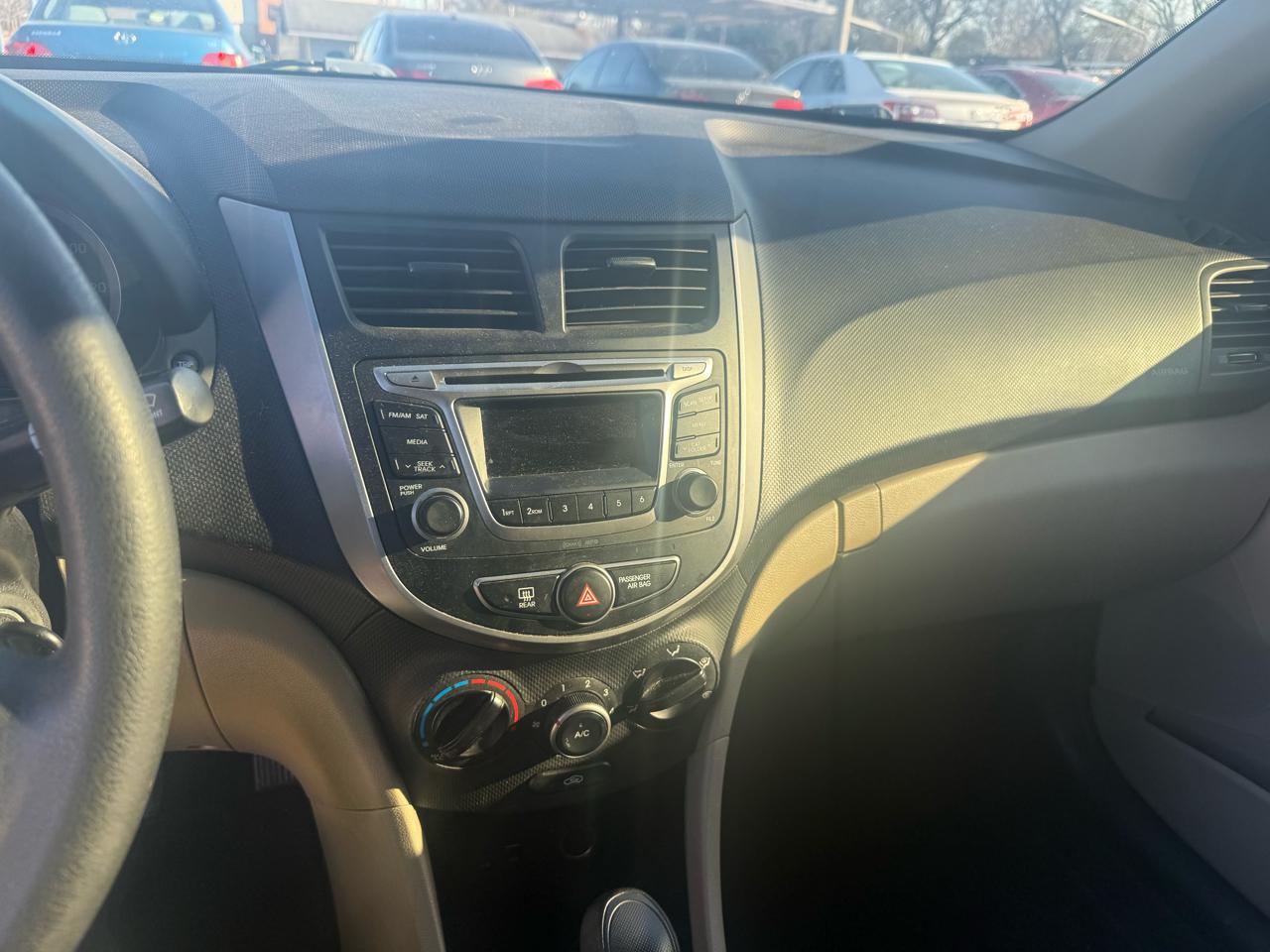 Hyundai Accent SE 4-Door 6A 2016