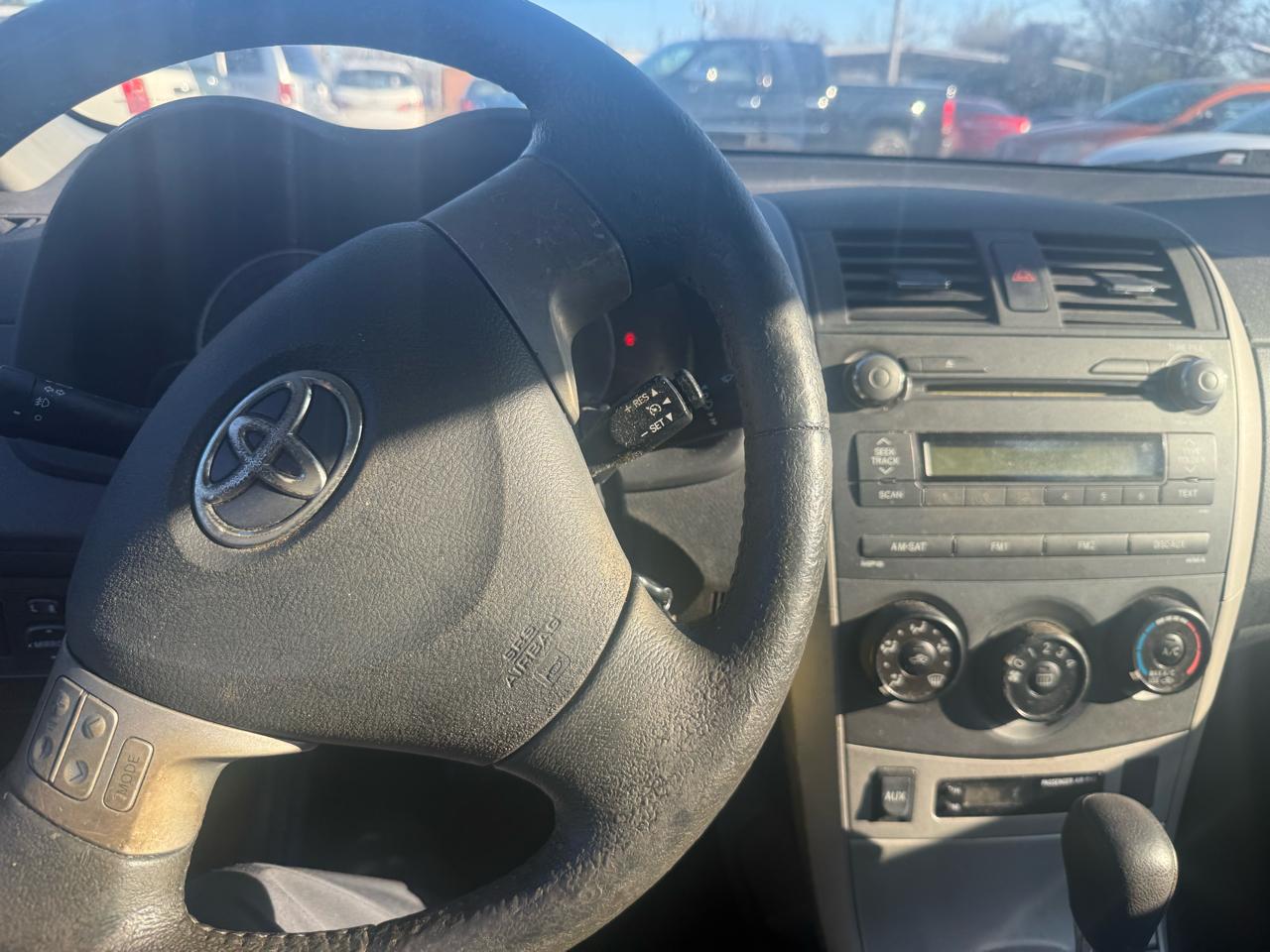 Toyota Corolla 4dr Sdn Auto LE (Natl) 2010