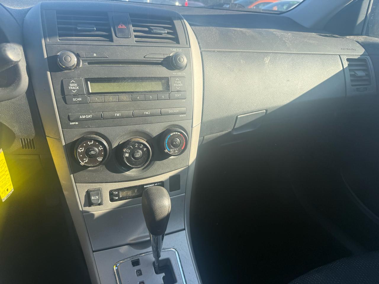 Toyota Corolla 4dr Sdn Auto LE (Natl) 2010