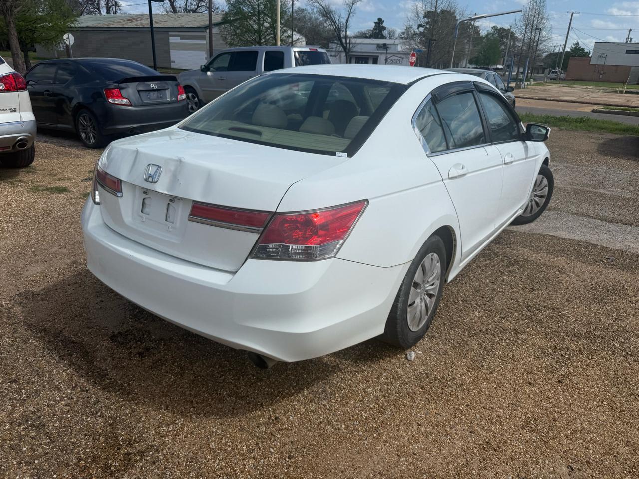Honda Accord LX sedan AT 2012