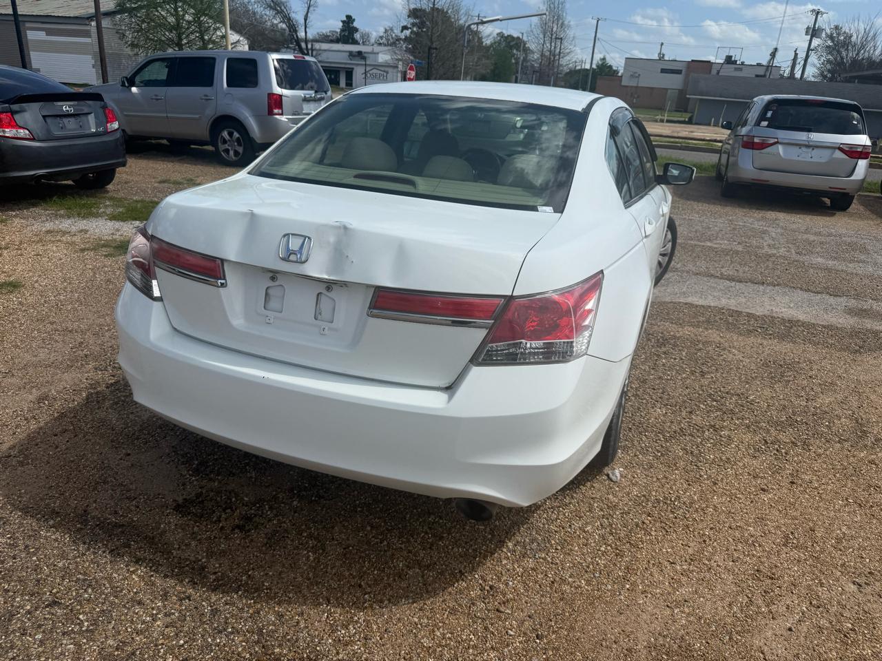 Honda Accord LX sedan AT 2012