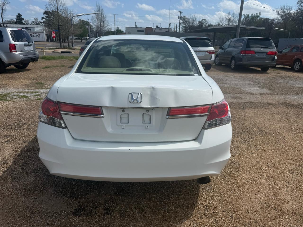 Honda Accord LX sedan AT 2012