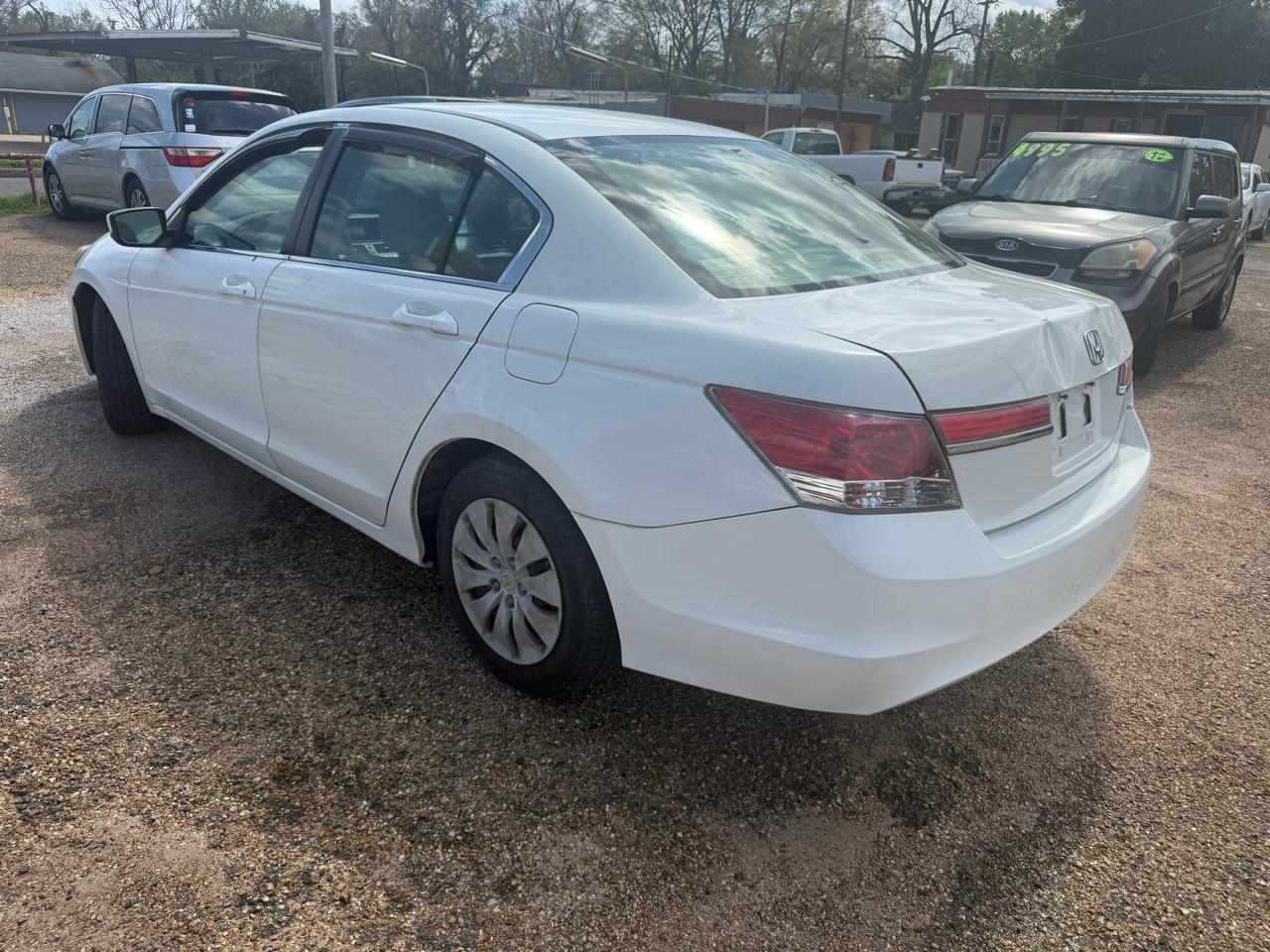 Honda Accord LX sedan AT 2012