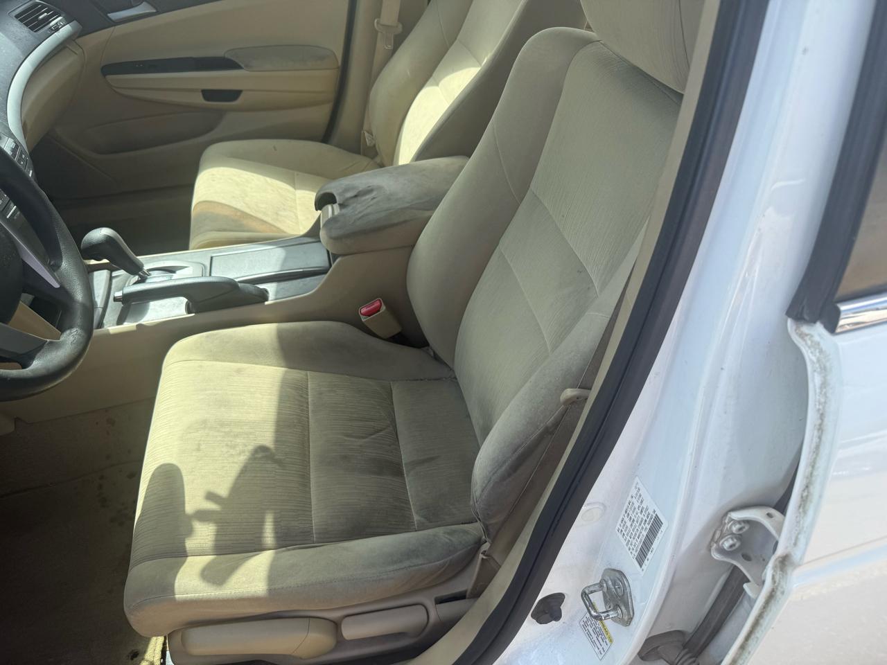 Honda Accord LX sedan AT 2012