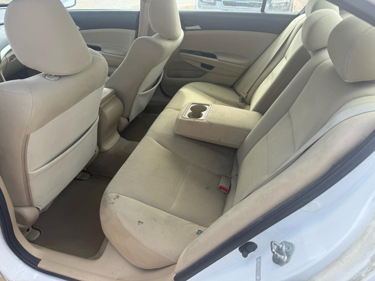 Honda Accord LX sedan AT 2012