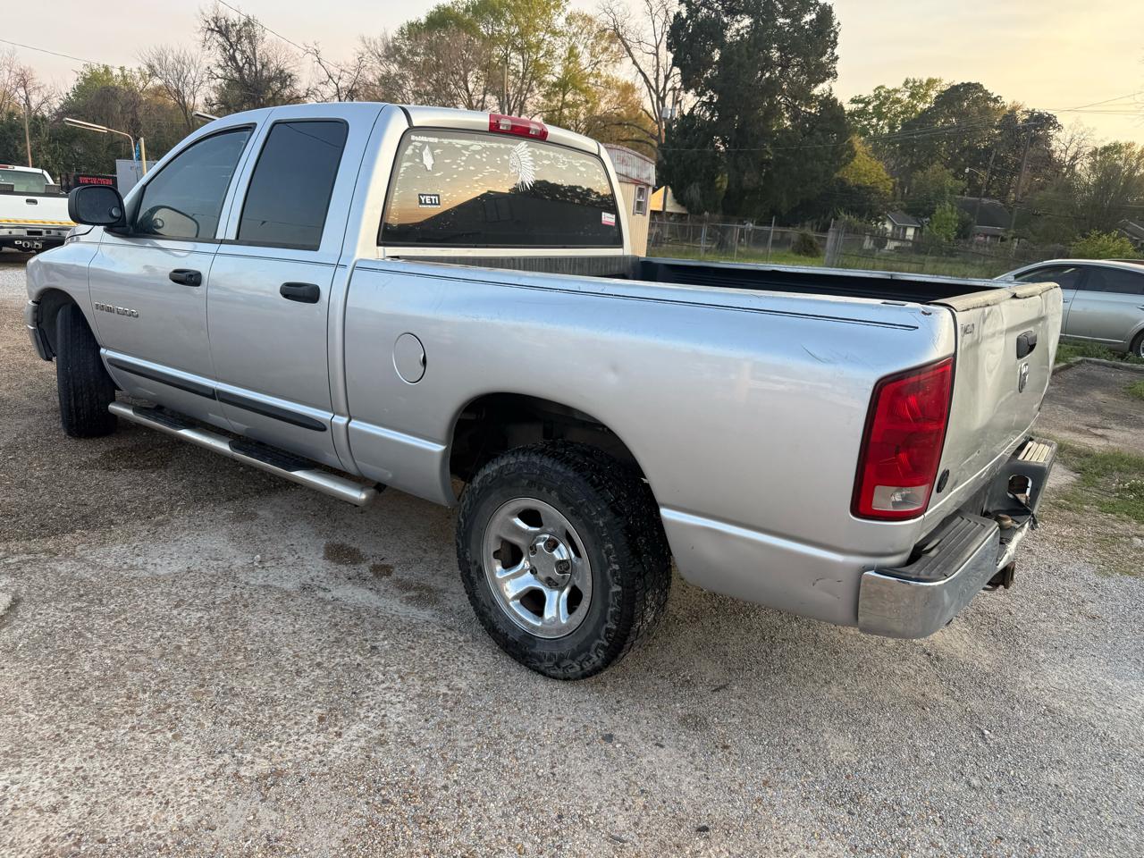 Dodge Ram 1500 Laramie Quad Cab Long Bed 2WD 2005