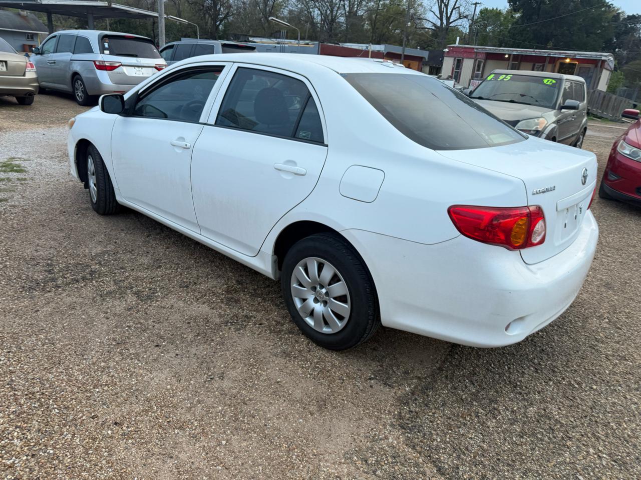 Toyota Corolla 4dr Sdn Auto LE (Natl) 2009