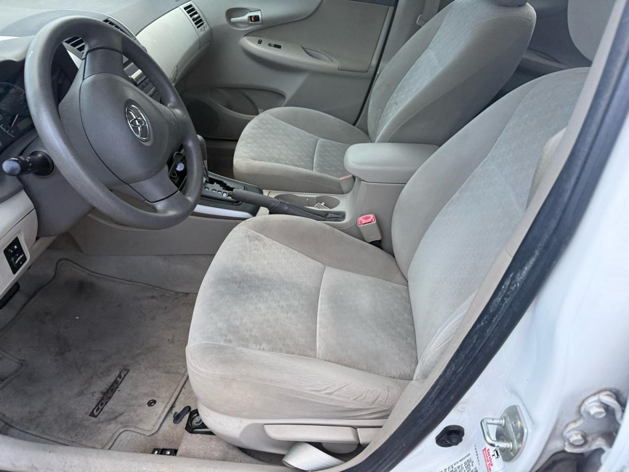 Toyota Corolla 4dr Sdn Auto LE (Natl) 2009