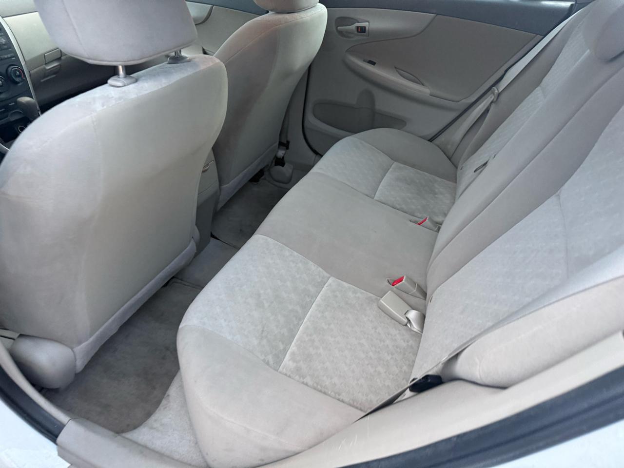 Toyota Corolla 4dr Sdn Auto LE (Natl) 2009