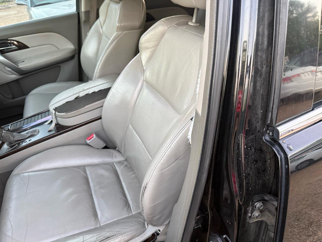 Acura MDX 6-Spd AT w/Tech Package 2011