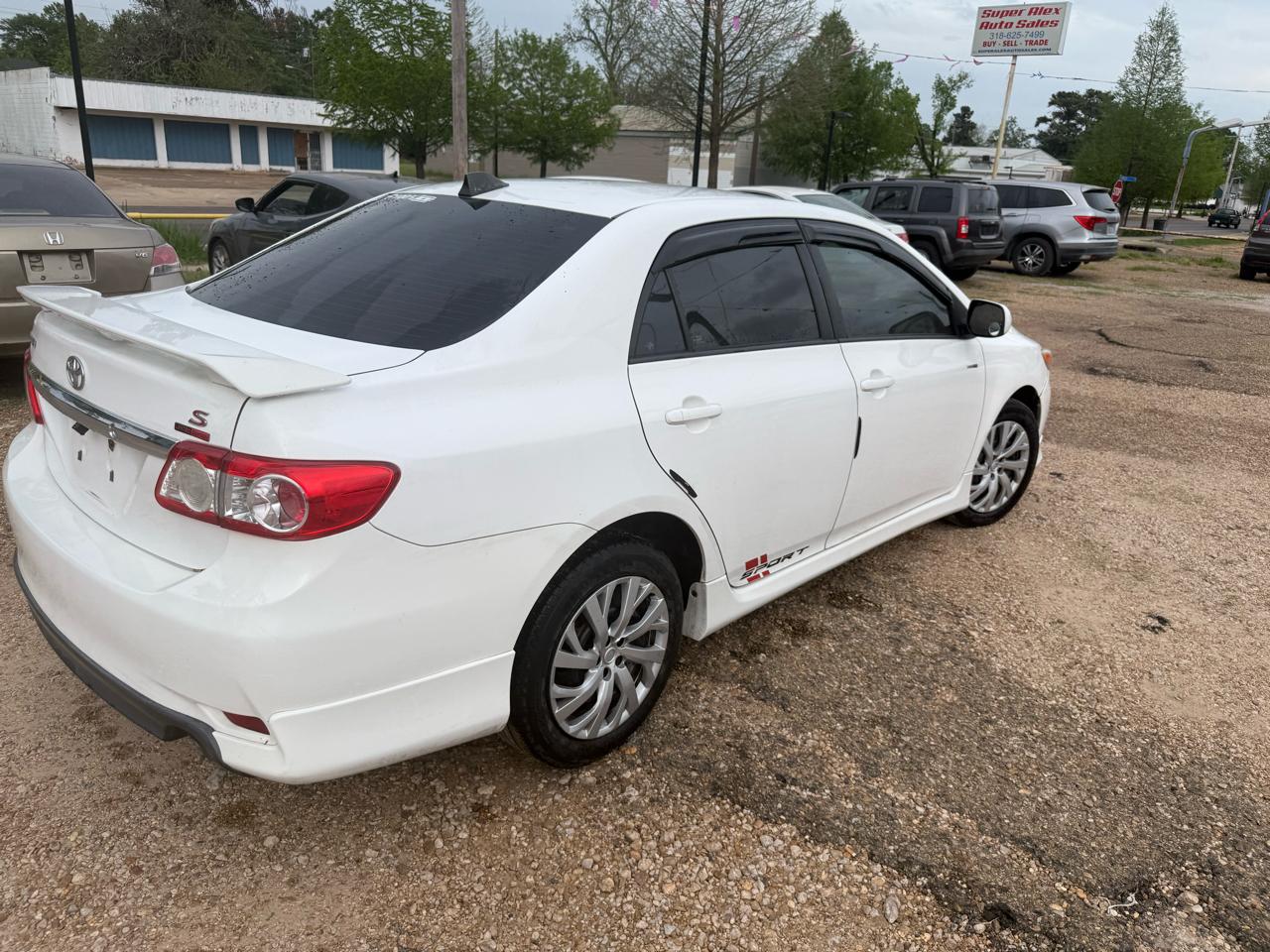 Toyota Corolla 4dr Sdn Auto S (Natl) 2013