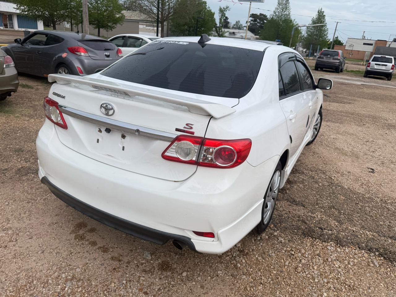 Toyota Corolla 4dr Sdn Auto S (Natl) 2013