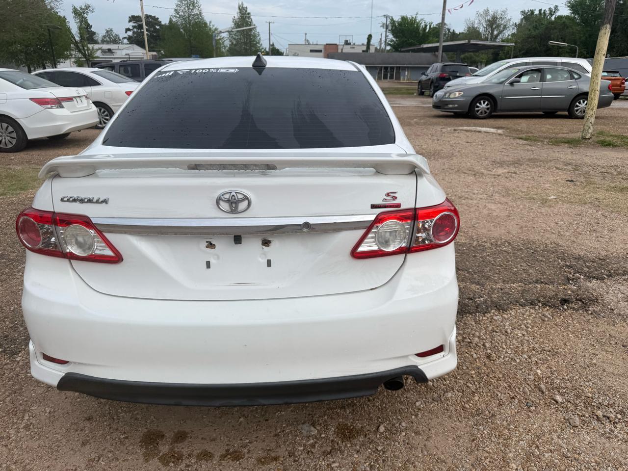 Toyota Corolla 4dr Sdn Auto S (Natl) 2013