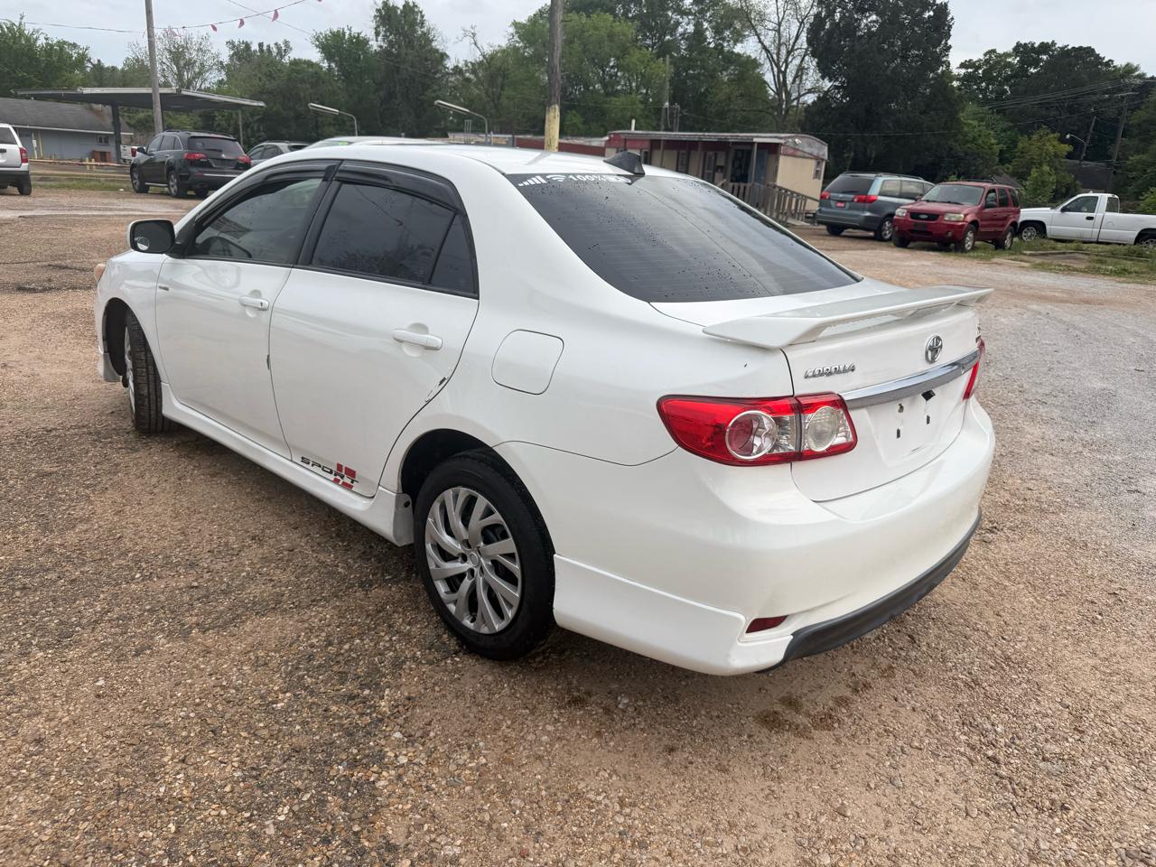 Toyota Corolla 4dr Sdn Auto S (Natl) 2013
