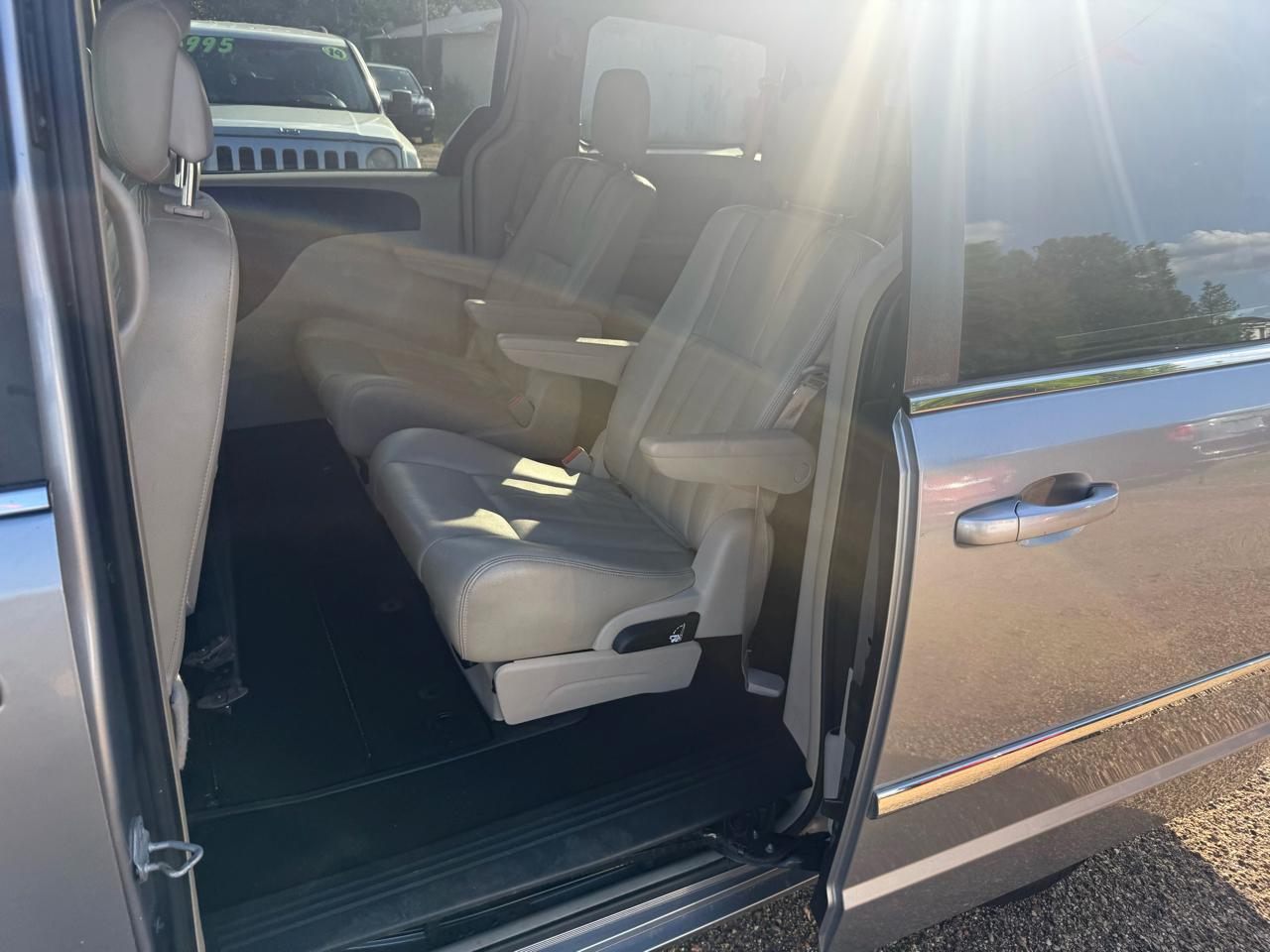 Chrysler Town & Country Touring 2013