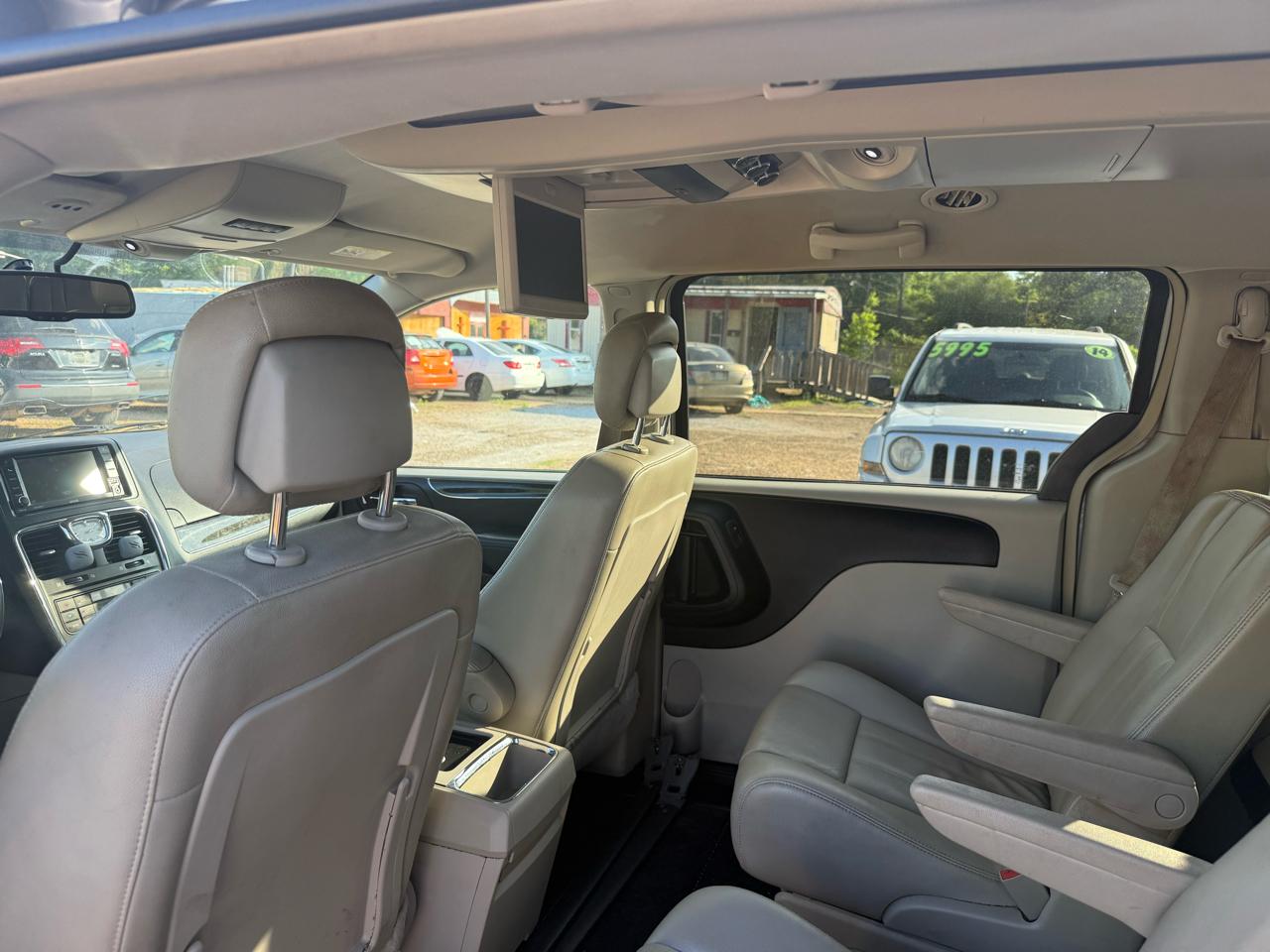 Chrysler Town & Country Touring 2013