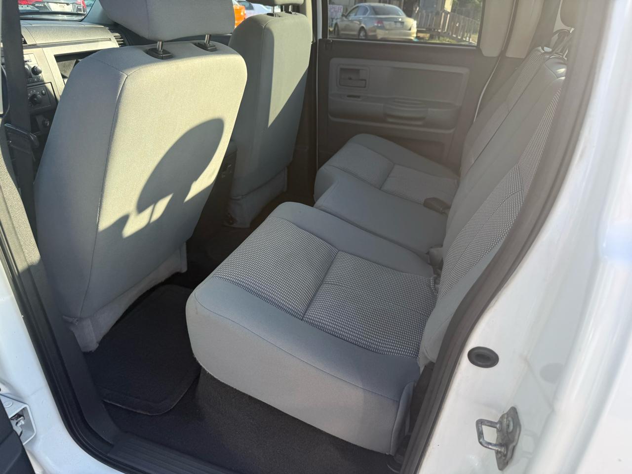 Dodge Dakota SLT Crew Cab 2WD 2010