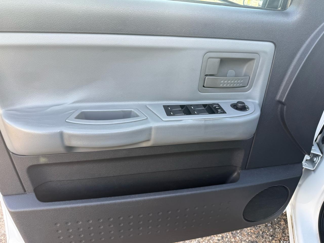 Dodge Dakota SLT Crew Cab 2WD 2010