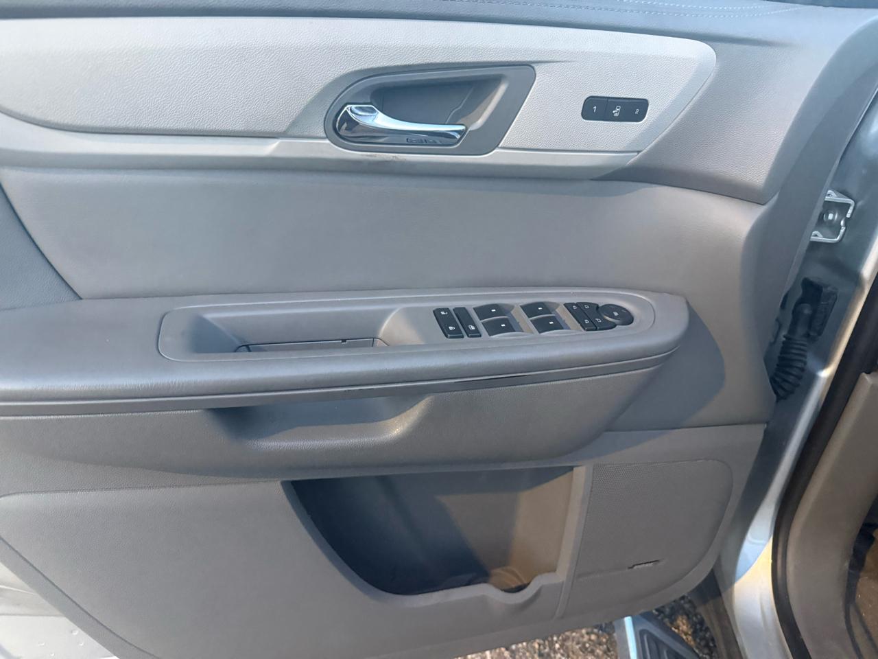 Chevrolet Traverse 2LT FWD 2017