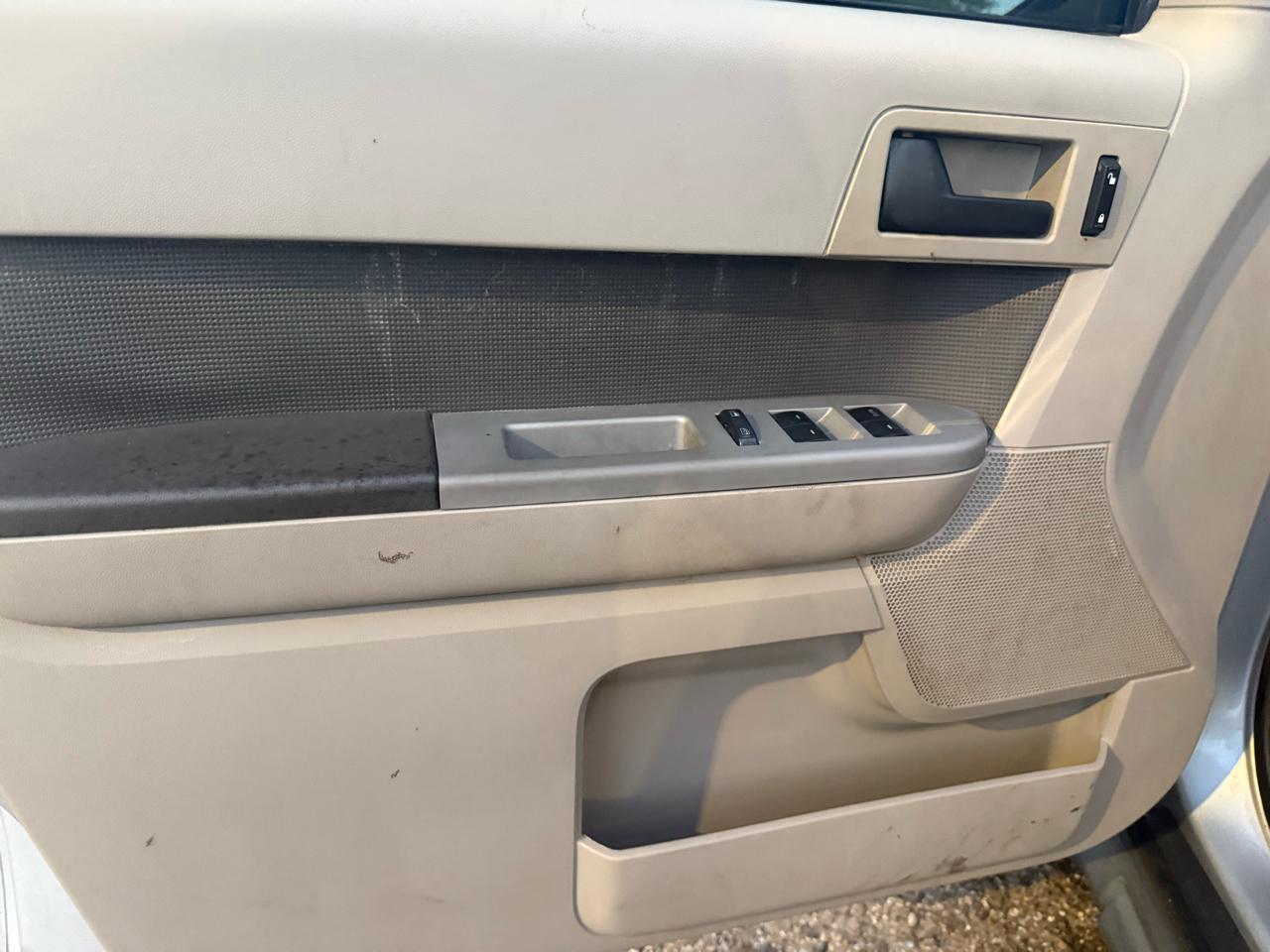 Ford Escape XLT FWD 2012