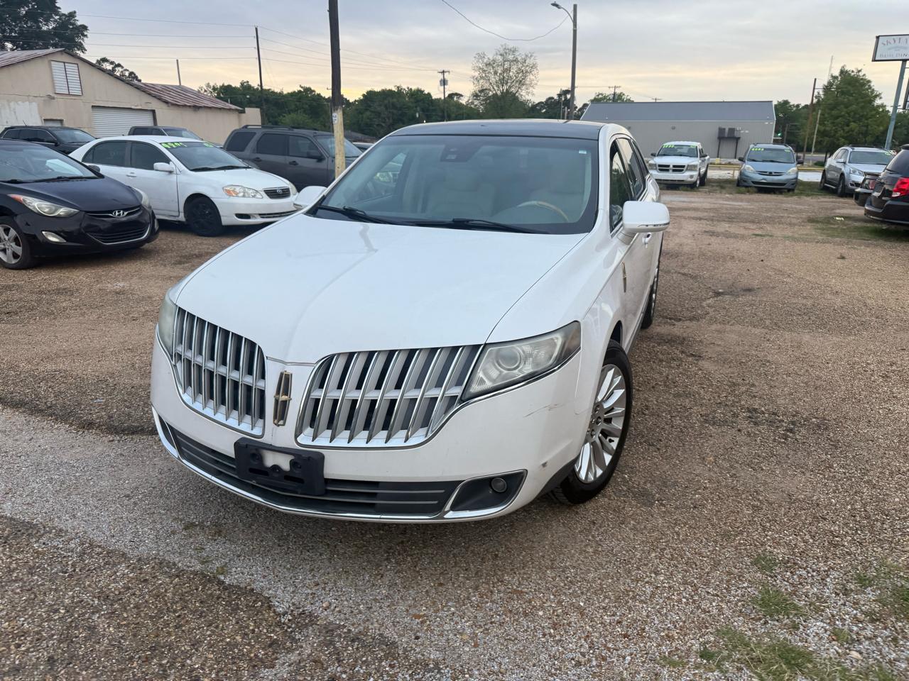 Lincoln MKT FWD 2010