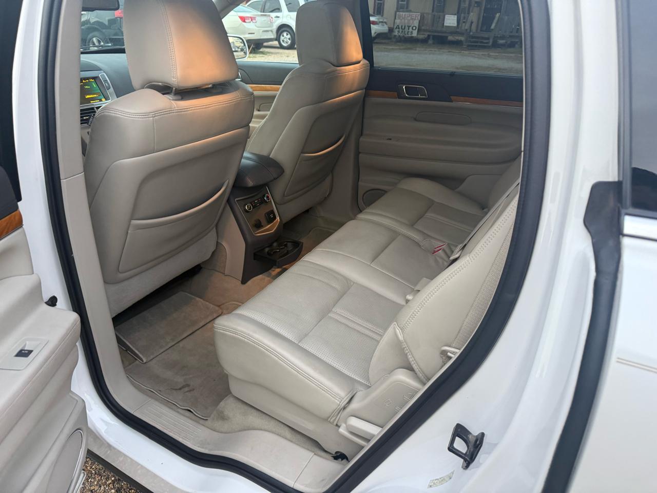 Lincoln MKT FWD 2010