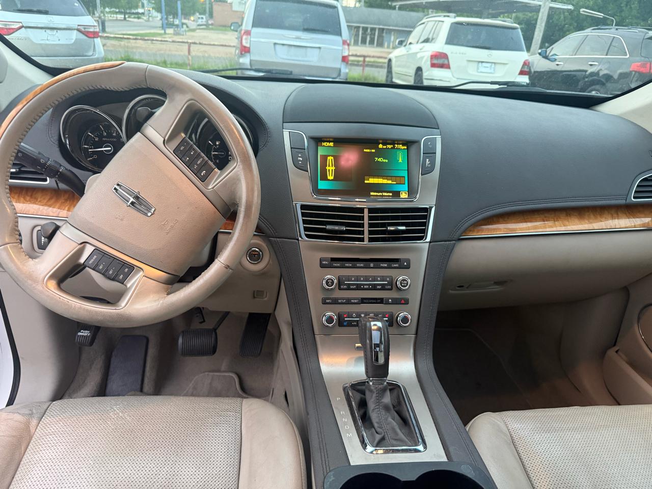 Lincoln MKT FWD 2010